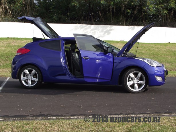 2012 Hyundai Veloster 025