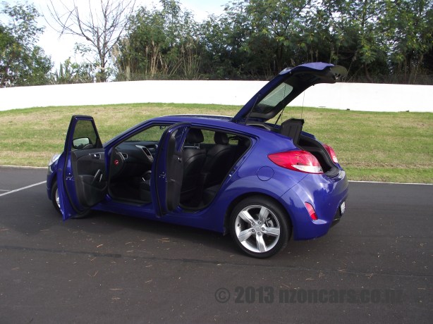 2012 Hyundai Veloster 044