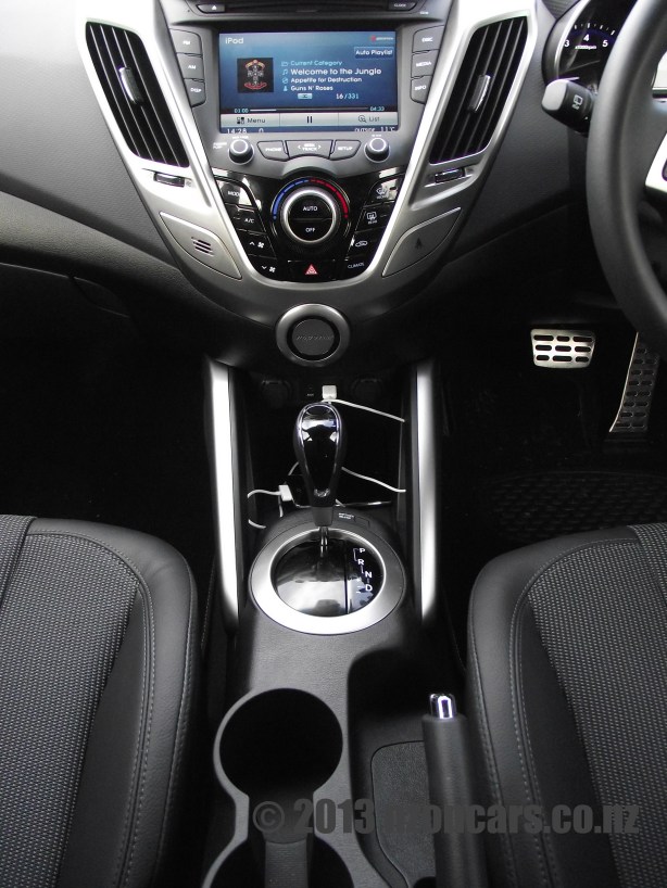 2012 Hyundai Veloster 052